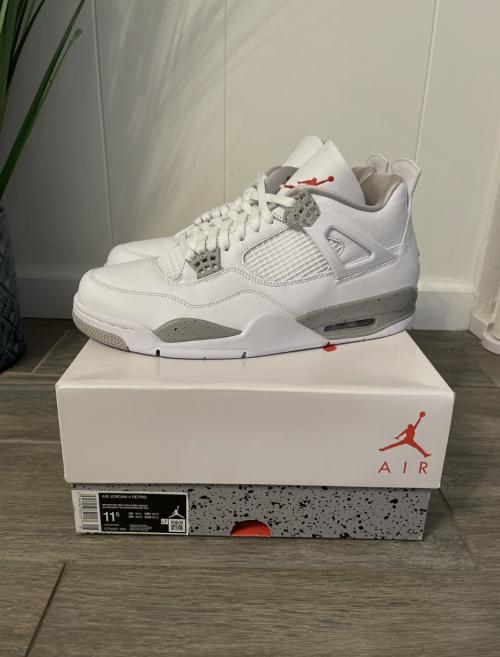 Customer photo of AJ 4 Retro 'White Oreo'