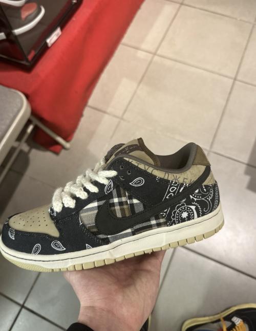 Customer photo of Dunk Low Premium QS SB x Travis Scott 'Cactus Jack'