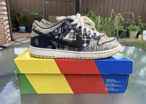 Customer photo of Dunk Low Premium QS SB x Travis Scott 'Cactus Jack'