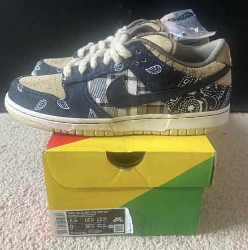 Customer photo of Dunk Low Premium QS SB x Travis Scott 'Cactus Jack'