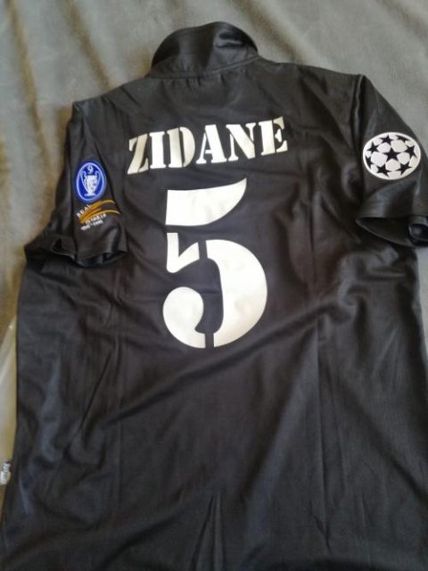 ZIDANE ZINEDINE 2002-03 (Real M) – UrbnFootball