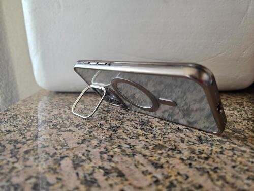 📸 HD Camera Lens Protector iPhone Case with Magnetic Kickstand