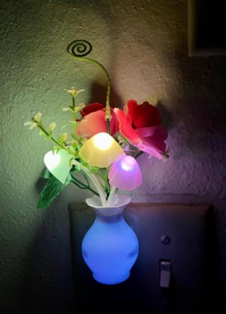 🎁 Flexible Magic Vase with Mushrooms & Rose - Ideal Gift 🎁