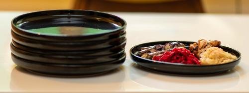 🌿 Elegant Green Ceramic Tableware – Handmade Perfection for the Dining Table 🍽️