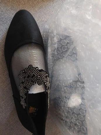 👗 Walk in Style: Breathable Leather Shoes for Any Outfit 🌈