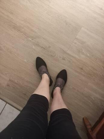 👗 Walk in Style: Breathable Leather Shoes for Any Outfit 🌈
