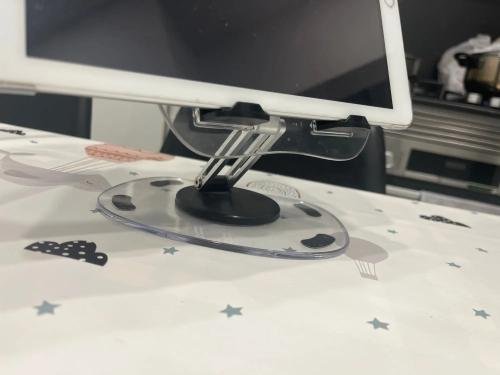🎁 Perfect Gift: Universal Tablet Stand 📱✨