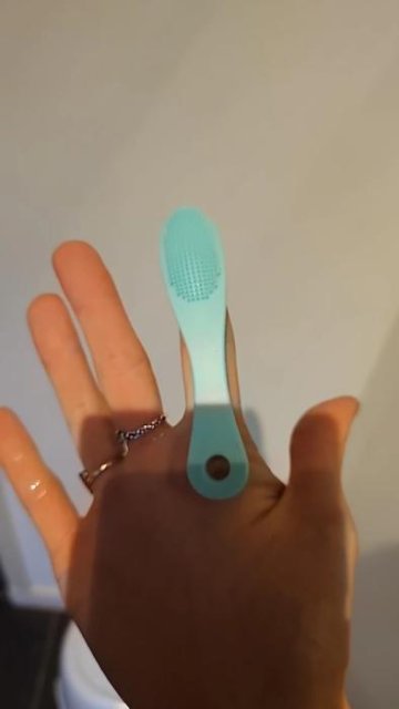 💧 SoftGlow Facial Cleansing Brush:  Perfect for Sensitive Skin 💖
