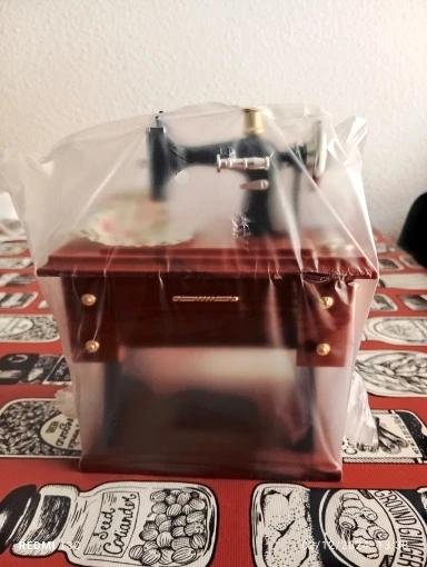 🎼 Charming Sewing Machine Music Box: Perfect Gift 🎁