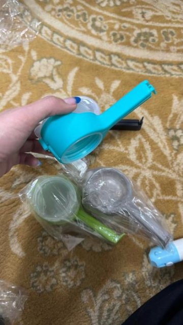 Smart Seal Bag Clips: Keep Snacks Fresh & Organized 🛒