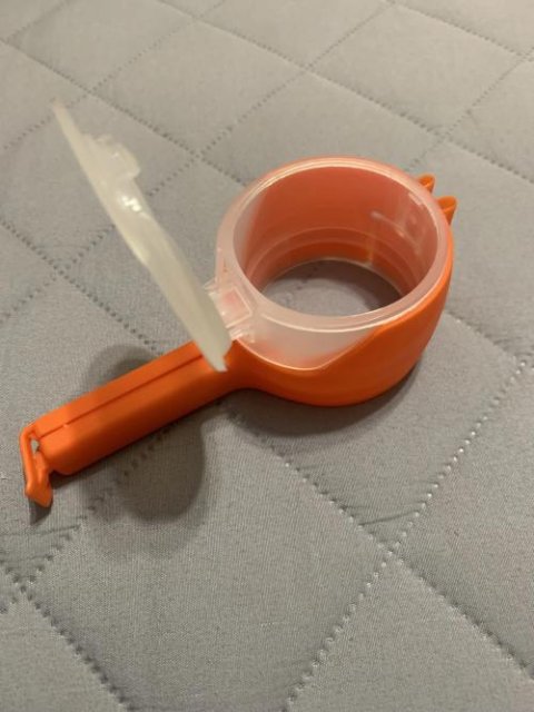 Smart Seal Bag Clips: Keep Snacks Fresh & Organized 🛒