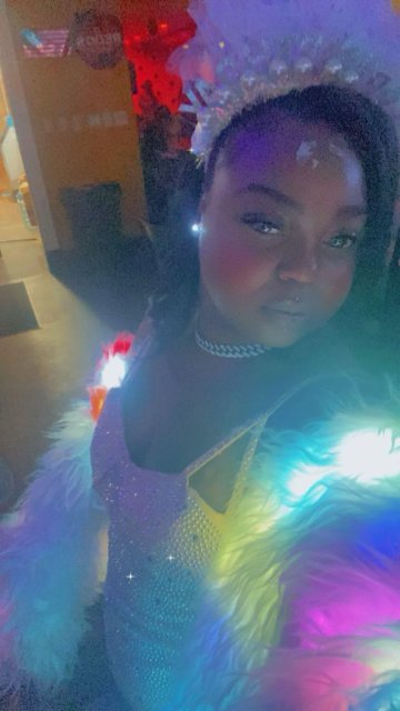 💎Glowing Fashion Earrings : Sparkle & Shine All Night🌙