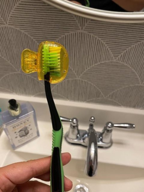 🎒 Protecteurs de brosse à dents portables: Compagnons de voyage colorés et hygiéniques 🌟