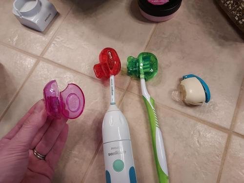 🎒 Protecteurs de brosse à dents portables: Compagnons de voyage colorés et hygiéniques 🌟