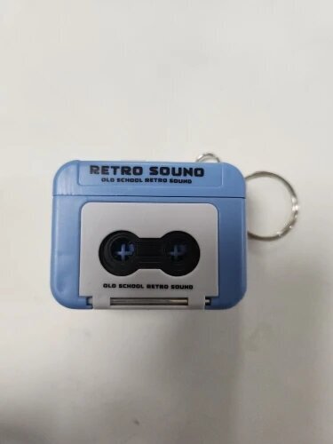 🎶 Retro Mini Tape Recorder Keychain: Record, Play & Relive Memories 🎤✨