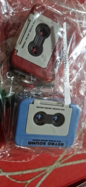 🎶 Retro Mini Tape Recorder Keychain: Record, Play & Relive Memories 🎤✨