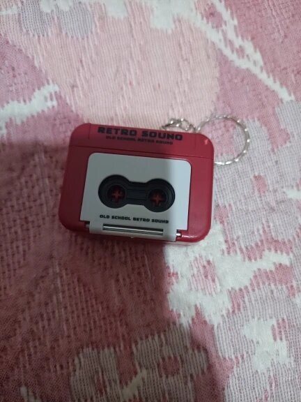 🎶 Retro Mini Tape Recorder Keychain: Record, Play & Relive Memories 🎤✨