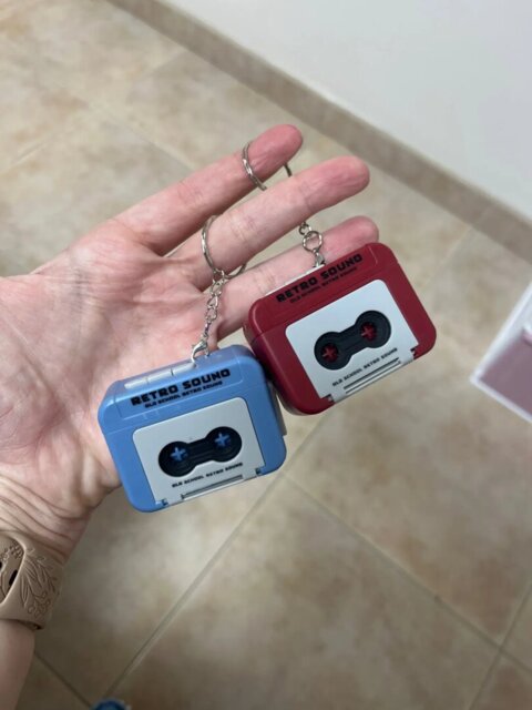 🎶 Retro Mini Tape Recorder Keychain: Record, Play & Relive Memories 🎤✨