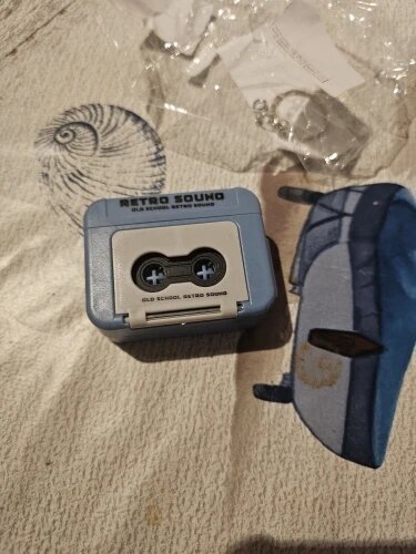 🎶 Retro Mini Tape Recorder Keychain: Record, Play & Relive Memories 🎤✨