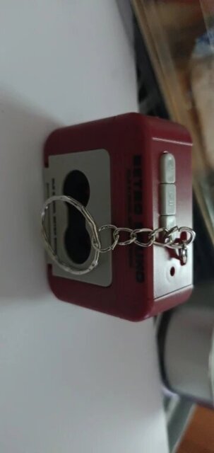 🎶 Retro Mini Tape Recorder Keychain: Record, Play & Relive Memories 🎤✨
