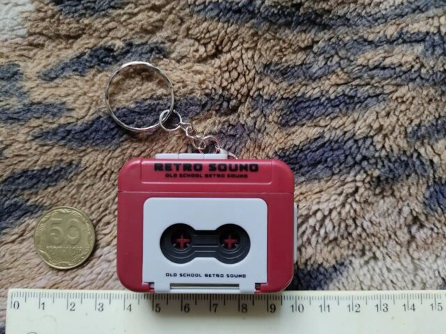 🎶 Retro Mini Tape Recorder Keychain: Record, Play & Relive Memories 🎤✨