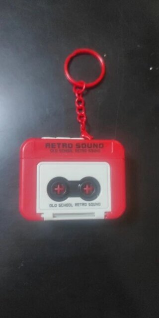 🎶 Retro Mini Tape Recorder Keychain: Record, Play & Relive Memories 🎤✨