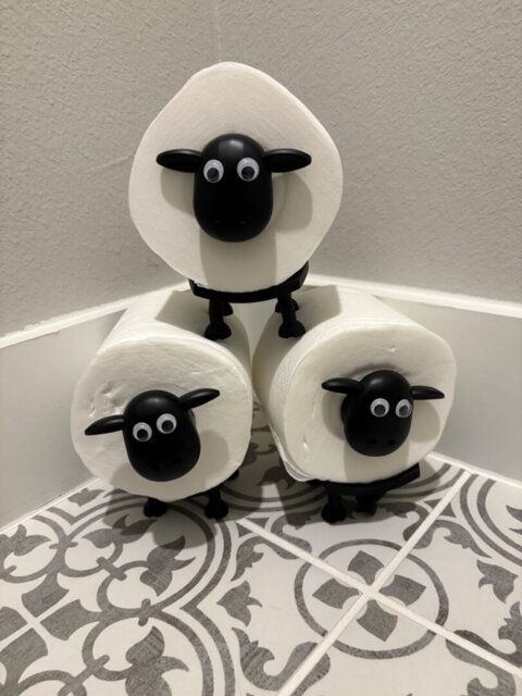 🐑 Black Sheep Toilet Paper Holder: Cute & Functional 🧻✨