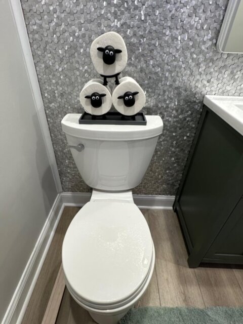 🐑 Black Sheep Toilet Paper Holder: Cute & Functional 🧻✨