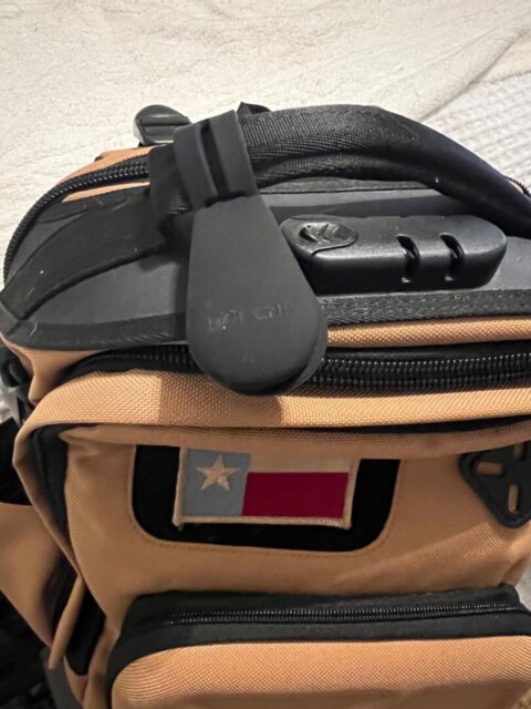 🧲 Strong Magnetic Hat Clip: The Perfect Travel Companion
