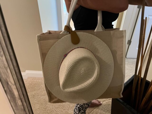 🧲 Strong Magnetic Hat Clip: The Perfect Travel Companion