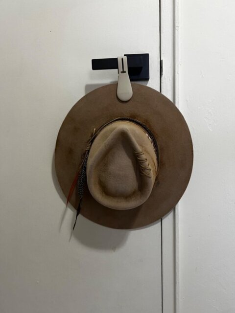 🧲 Strong Magnetic Hat Clip: The Perfect Travel Companion