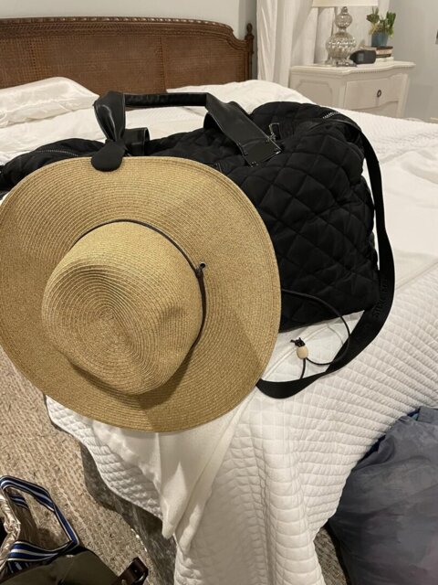 🧲 Strong Magnetic Hat Clip: The Perfect Travel Companion