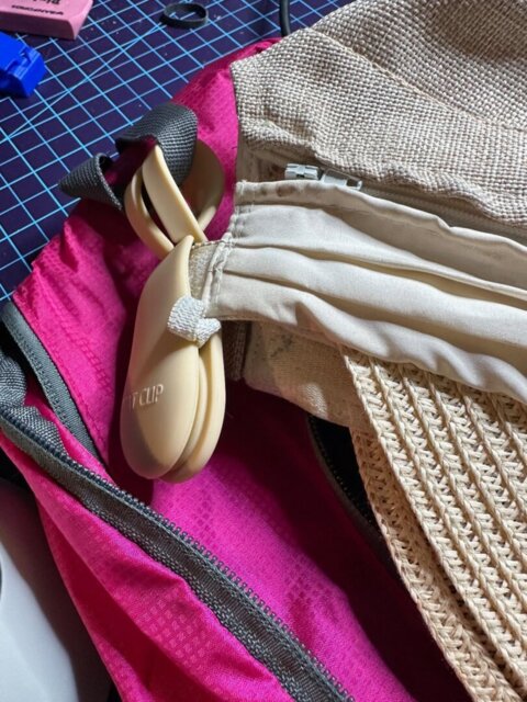 🧲 Strong Magnetic Hat Clip: The Perfect Travel Companion