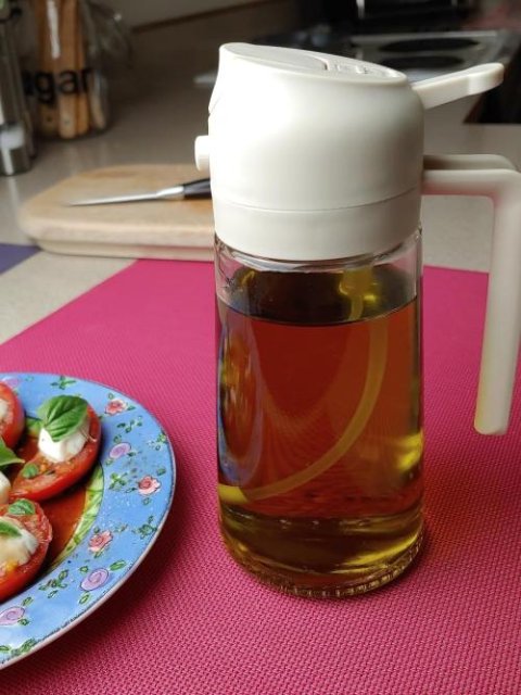 🌟 Savor the Difference: Elegant Dual-Function Oil Spray Bottle