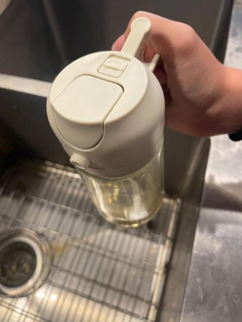🌟 Savor the Difference: Elegant Dual-Function Oil Spray Bottle