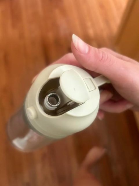 🌟 Savor the Difference: Elegant Dual-Function Oil Spray Bottle