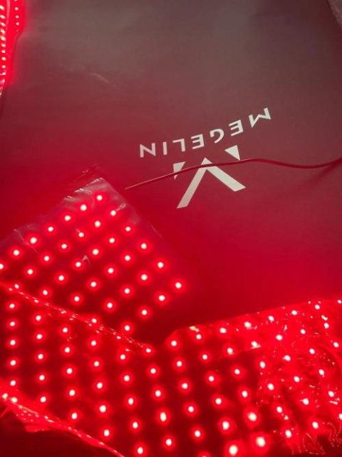 Megelin Red and Infrared Light Therapy Bag