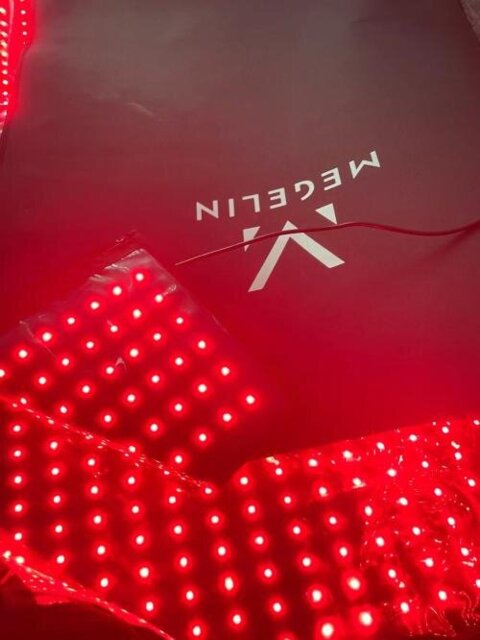Megelin Red and Infrared Light Therapy Bag