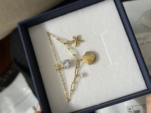 Beach me necklace