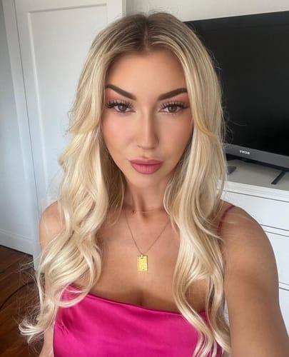 Customer wearing Muse extensions