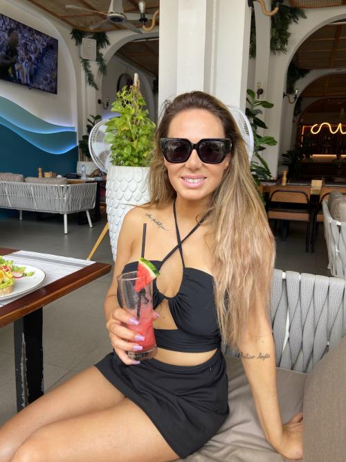 Customer wearing Muse extensions