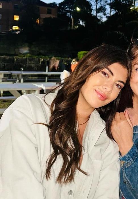 Customer wearing Muse extensions