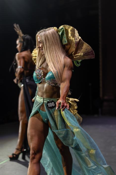 Customer wearing Muse extensions