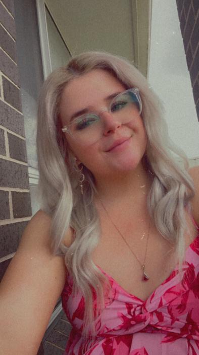 Customer wearing Muse extensions