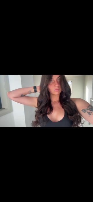 Customer wearing Muse extensions