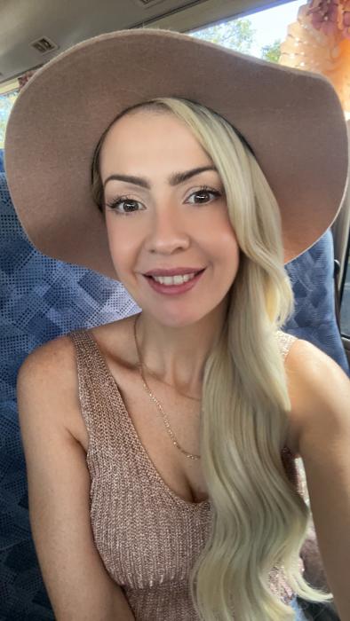 Customer wearing Muse extensions