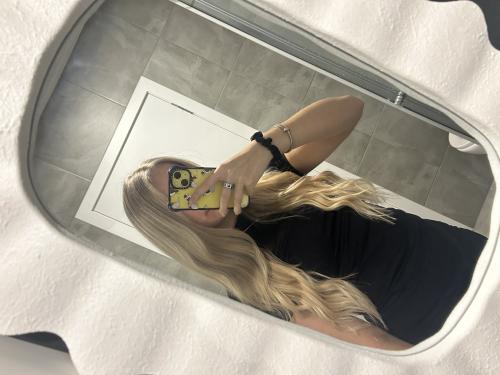 Customer wearing Muse extensions