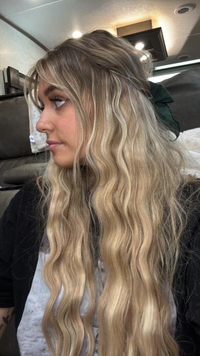 Customer wearing Muse extensions