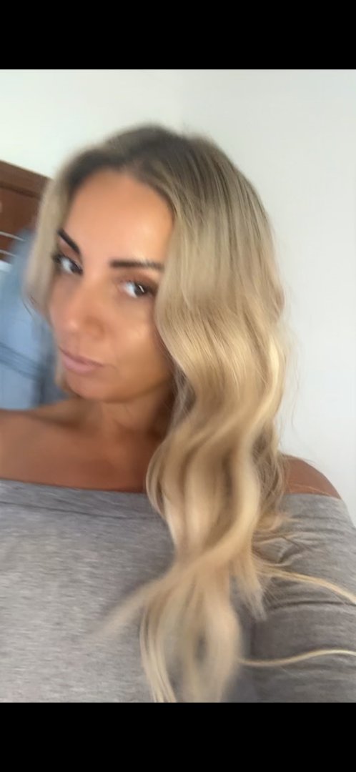 Customer wearing Muse extensions