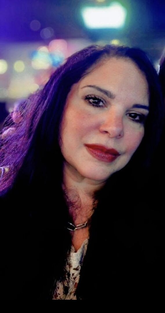 Customer wearing Muse extensions